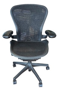 lot 6 image: Herman Miller Aeron Office Chair