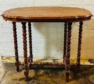 lot 119 image: Vintage Wooden Side Table with Barley Twist Legs