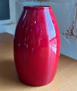lot 112 image: German Scheurich Amano Torpedo Vase in Oxblood Red
