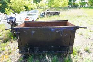 lot 47 image: Metal Wheeled Dumpster With Lid