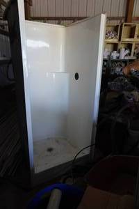 lot 18 image: Fiberglass Shower Stall