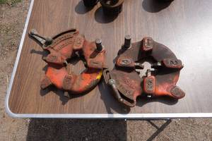 lot 54 image: 2 - Ridgid Adjustable Pipe Threading Dies