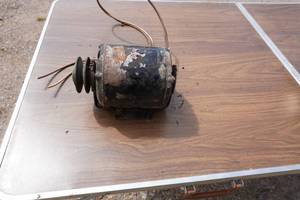 lot 30 image: Electric Motor With Pulley