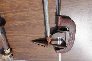 lot 57 image: Ridgid 34 - 1 14 Pipe Cutter With Reamer