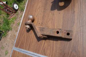 lot 76 image: Receiver Hitch With Ball