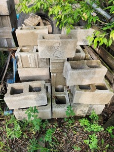 lot 40D image: Approximately 30 Construction Cinder Blocks