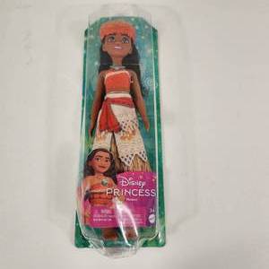 lot 8 image: New Disney Princess Moana 3 Doll Some Package Damage