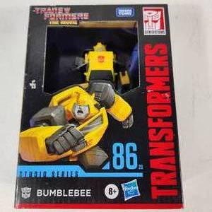 lot 54 image: New Trans Formers The Movie Bumblebee 86 Hasbro