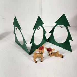 lot 71 image: Green Metal Ornament Holder 8 Tall Folds And Two Whimsical Deer Excellent Condition