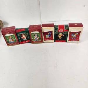 lot 96 image: Lot Of Six Miscellaneous Hallmark Christmas Ornaments All In Great Condition
