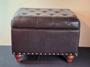 lot 19 image: Brown Leather Storage Ottoman with Tufted Top