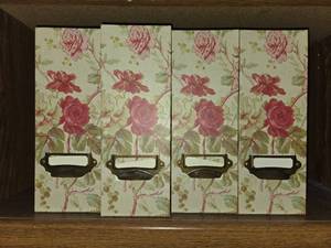 lot 40 image: Set of Floral MagazineDocument Holders and 2 Decorative Tissue Box Covers