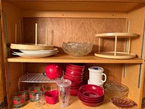 lot 112 image: Set of Assorted Kitchenware Including Plates, Bowls, and Glasses