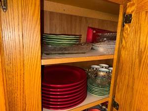 lot 113 image: Collection of Decorative Dishware Including Plates and Bowls