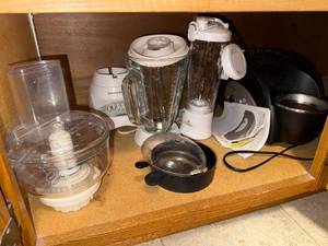 lot 118 image: Collection of Kitchen Appliances Including Blender and Food Processor