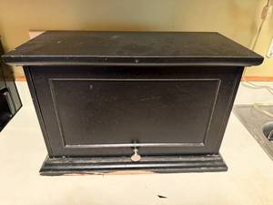 lot 136 image: Black Wooden Bread Box with Lift-up Front Cover
