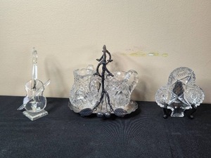 lot 139 image: Collection of Crystal Decorative Pieces Violin, Small Pitcher Set, Decorative Plate