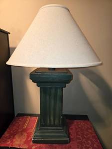 lot 162 image: Classic Green Pedestal Table Lamp with Beige Shade