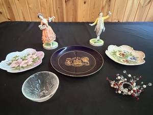 lot 205 image: Dresden Figurines, VTG Collection of Porcelain Plates and Glass Bowl