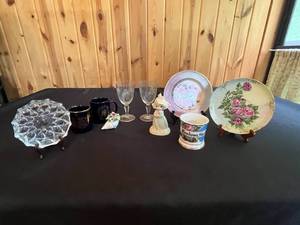 lot 206 image: Beautiful Limoges Plate w Stand, Collection of Decorative Porcelain and Ceramic Items, Vintage and Floral Designs