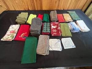 lot 207 image: Assorted Collection of Fabric Napkins and Embroidered Squares