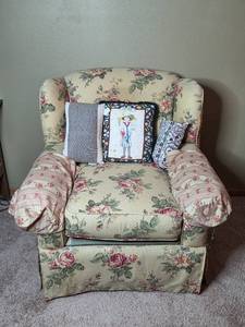 lot 219 image: Floral Upholstered Armchair with Cushions
