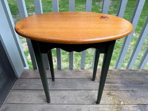 lot 226 image: Oval Wooden Side Table with Painted Legs