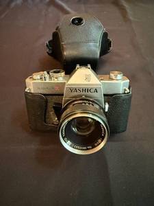lot 240 image: Vintage Yashica TL Electro X Camera with Yashinon-DX 50mm f1.7 Lens