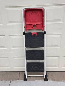 lot 263 image: Cosco 3-Step Folding Step Stool with 225 lbs Load Capacity
