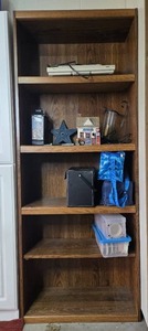 lot 275 image: Solid Wooden Bookshelf - does NOT inc items on shelves