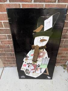lot 312 image: Snowman Collage Display Stand with Holiday Card Holders