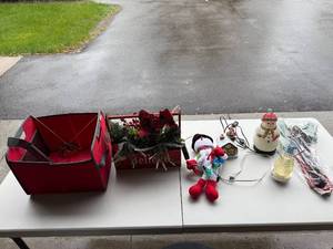 lot 342 image: Collection of Christmas Decorations and Accessories