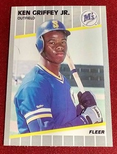 lot 5 image: 1989 Fleer Ken Griffey Jr. Rookie Card