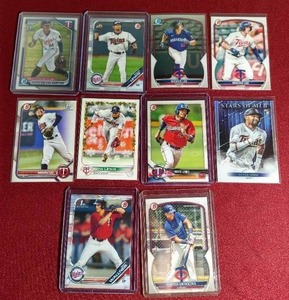 lot 39 image: (10) Twins Prospect & Rookie Cards - Several Lee & Lewis, Etc