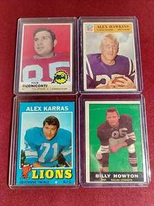 lot 40 image: (4) Vintage Football Cards