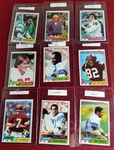 lot 100 image: (9) 1981 Topps Football Cards