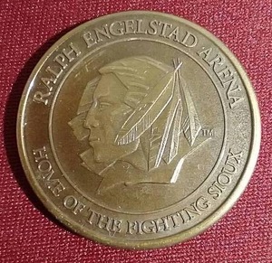 lot 248 image: 2003 Ralph Engelstad Arena Fighting Sioux $10 Token