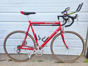 lot 53 image: Fantastic Condition and Quality Hand Built Bicycle #3 - 1990 Cannondale - SEE DESCRIPTION FOR DETAILS