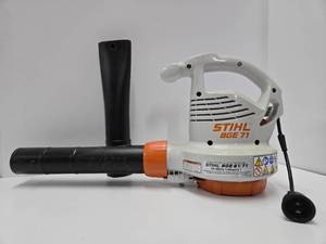 lot 106 image: Nice Condition Working STIHL Model BGE-71 Leaf Blower