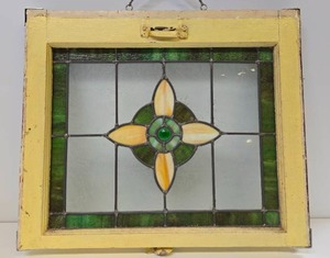 lot 86 image: Great Looking Antique Stained Glass Window - Yellow & Green wGreat Faceted Center Piece