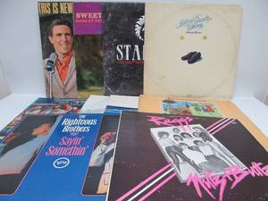 lot 287 image: Small Lot of Vintage Vinyl Records #6 - Approx 10 total