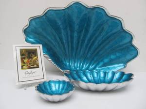 lot 47 image: Beautiful Set of Unused Julia Knight Blue Enameled Shell Bowls