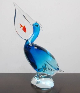 lot 152 image: Large MURANO Blue Glass PelicanBird wFish 
