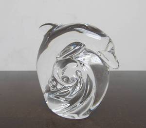 lot 155 image: Hand Signed STEUBEN Glass Dolphin