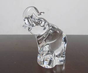 lot 163 image: Hand Signed STEUBEN Glass&nbspElephant