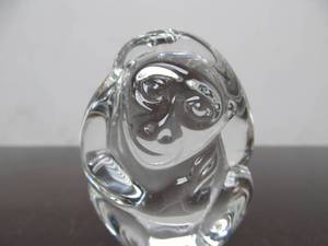lot 164 image: Hand Signed STEUBEN Glass Monkey