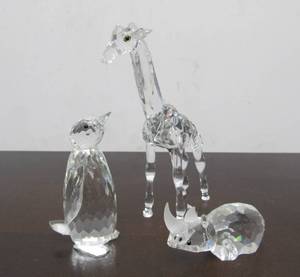 lot 170 image: 3 Signed SWAROVSKI Crystal Animals - Giraffe Penguin & Rhino