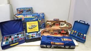 lot 246 image: Large Lot of Matchbox Lesney Hot Wheels etc