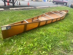 lot 7 image: Awesome Vintage WE-NO-NAH Jensen Design Marathon Model Racing Canoe - Made wKevlar