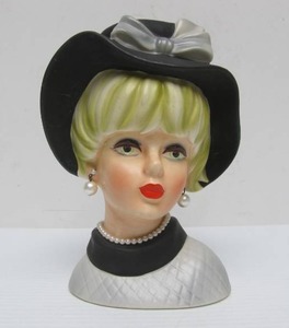 lot 197 image: Vintage 1950s era Lady Head Vase #15